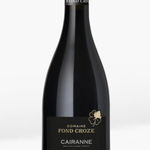 Mise en situation d’une bouteille de Fond Croze Cairanne.