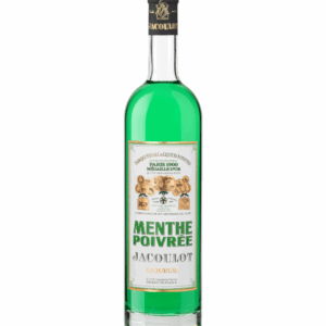 Photographie représentant une bouteille de liqueur de menthe poivrée provenant de la maison Jacoulot.