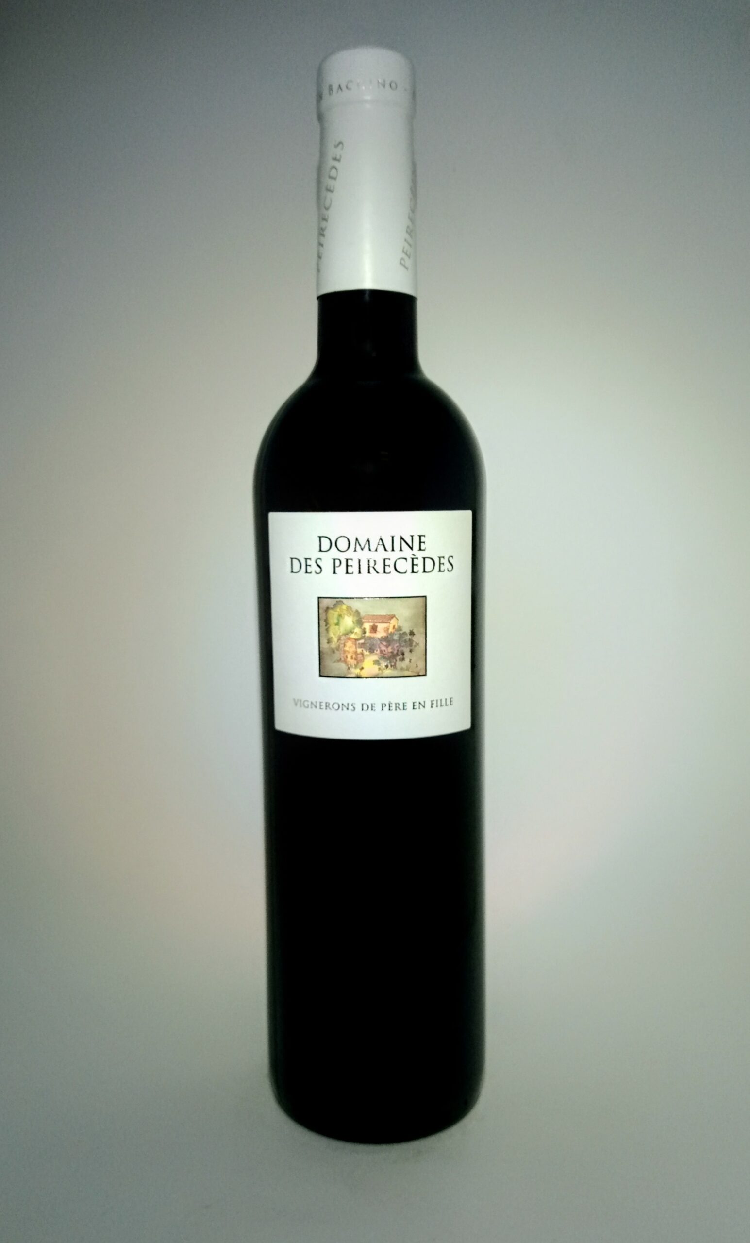 Image représentant un bouteille de vin Peircèdes Fil d'Ariane rouge.